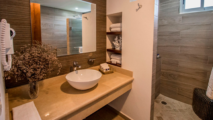 1 King bed and 2 Queen beds Suite master suite details paramar, The Paramar Beachfront hotel Boutique PV